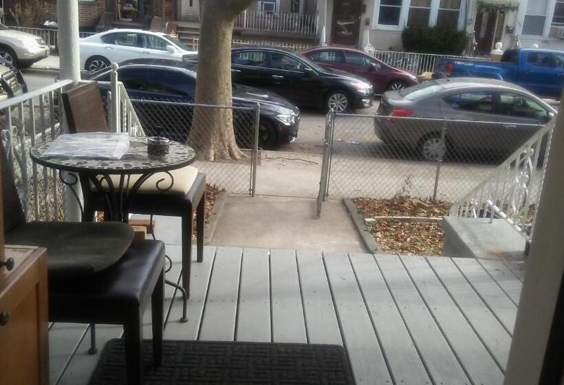 پانسیون Classical American House 3