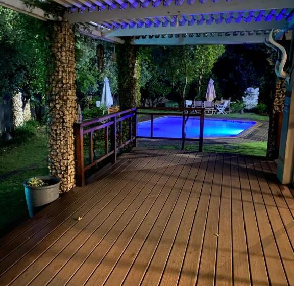 بنسيون Cottonwood Guesthouse Oasis