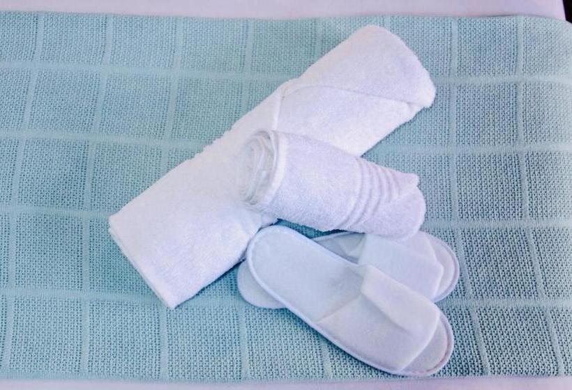 بنسيون Cottonwood Guesthouse Oasis