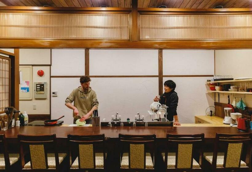 پانسیون Couch Potato Hostel   Vacation Stay 28455v