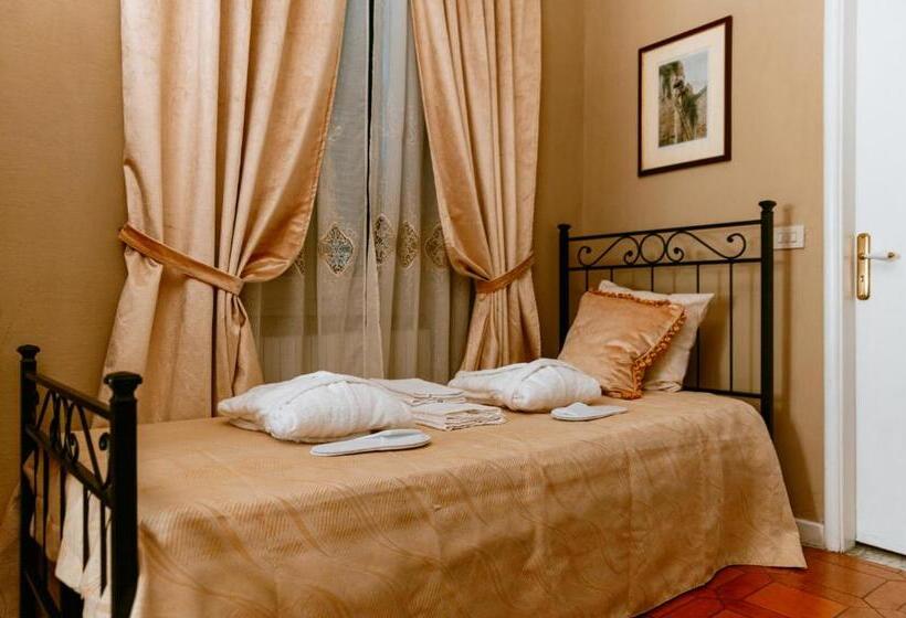 پانسیون La Foresteria Di Palazzo Picedi Benettini