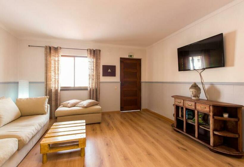 膳宿费 Sandycamps Surf House