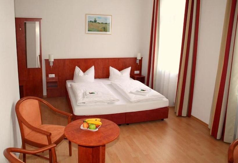 צימר Am Ledermuseum