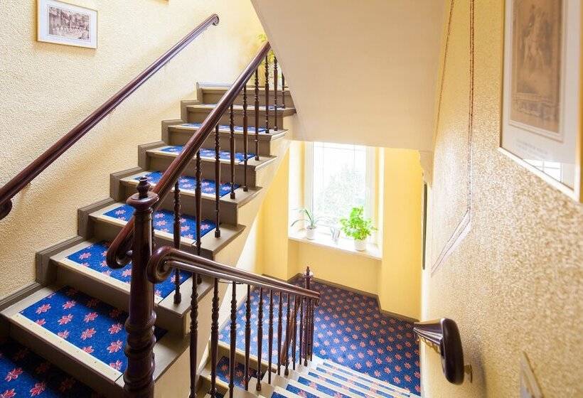 تختخواب و صبحانه Kastanienhof