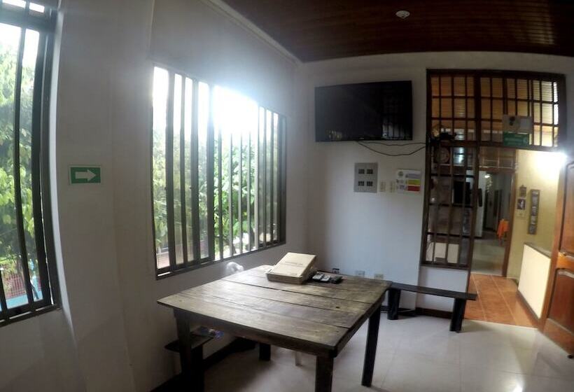 Hostal La Casa Del Kurupira