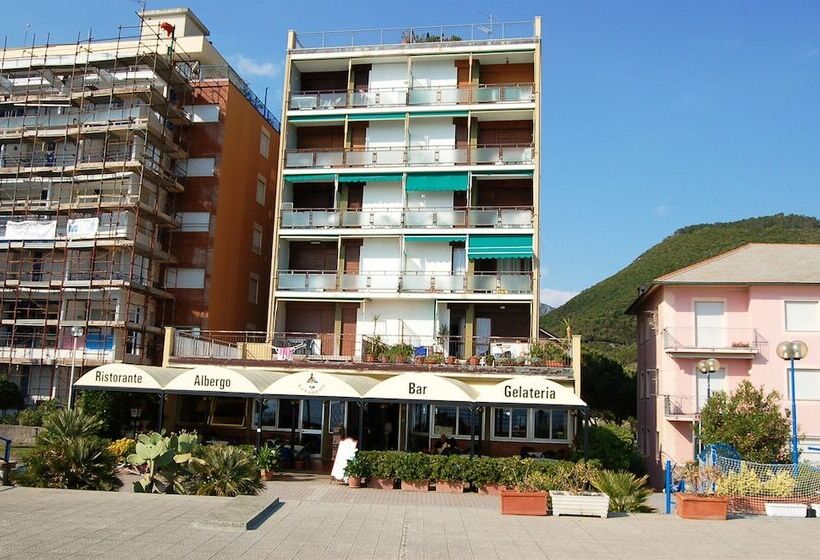 هتل Albergo La Lampara