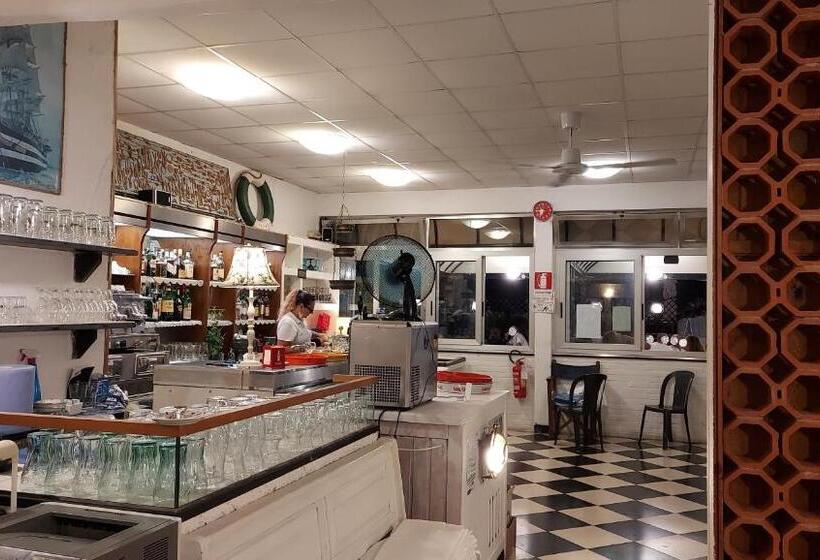 هتل Albergo La Lampara