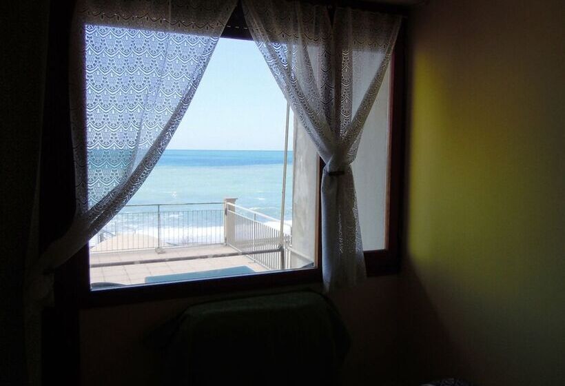 هتل Albergo La Lampara