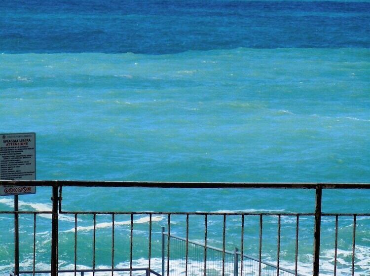 هتل Albergo La Lampara