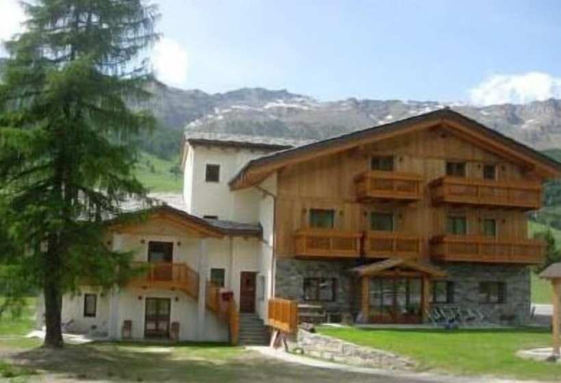 فندق Albergo Punta Zerbion