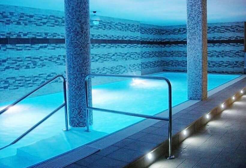 فندق Albergo Punta Zerbion