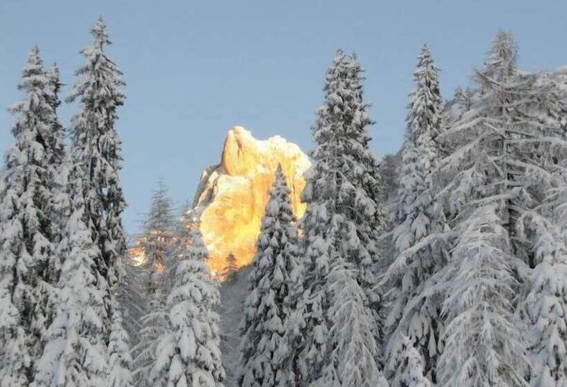 בית מלון כפרי Alpino