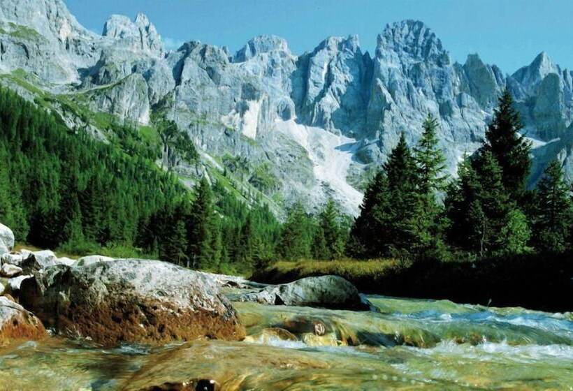 בית מלון כפרי Alpino