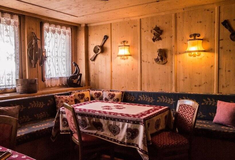 בית מלון כפרי Alpino