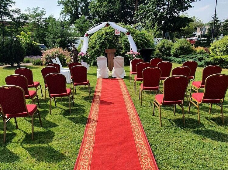 בית מלון כפרי Arkadia Royal