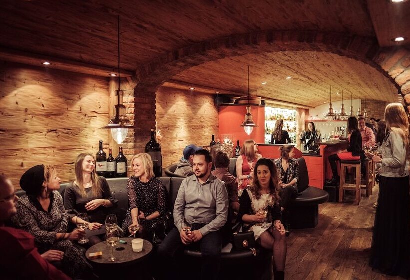 ホテル Arosa Vetter