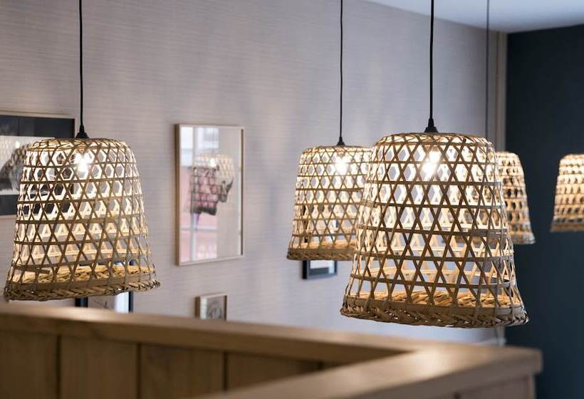 هتل Auberge De La Commanderie