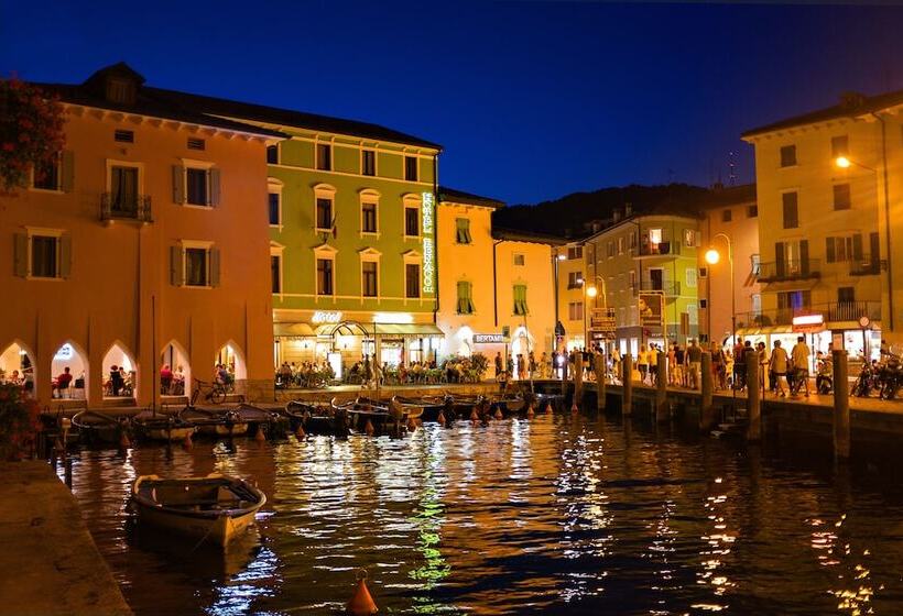 Lake Hotel Benaco