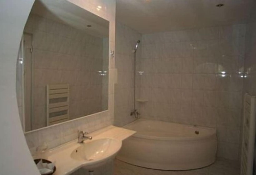 בית מלון כפרי Cabana Trei Brazi