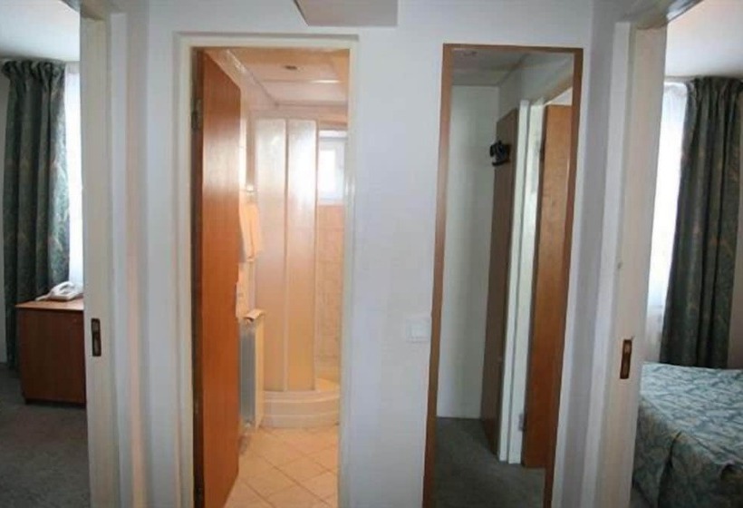 בית מלון כפרי Cabana Trei Brazi