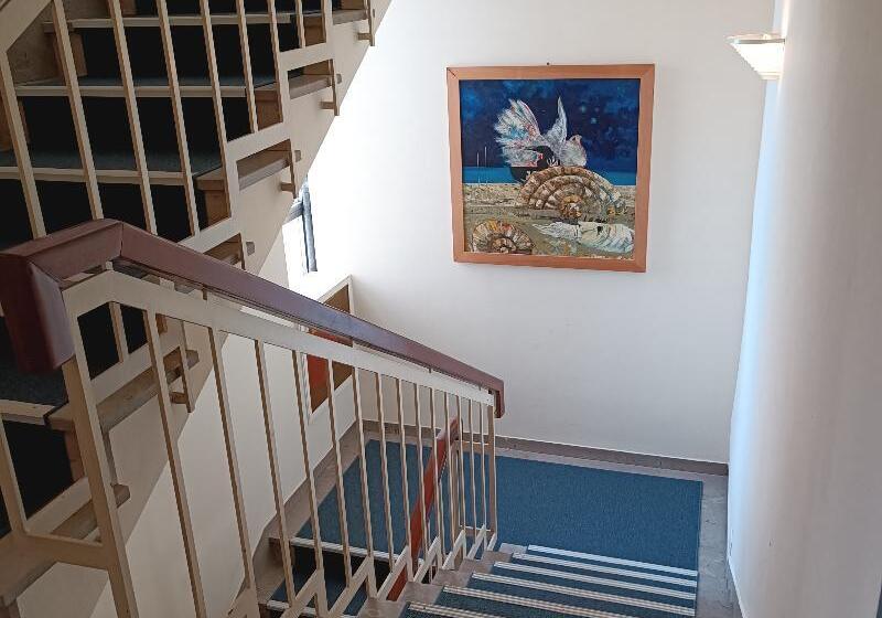 Отель Cavalieri Del Tau