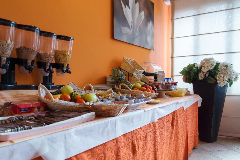 Отель Cavalieri Del Tau