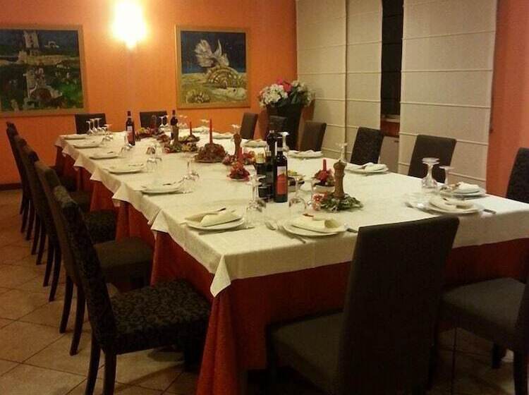 Отель Cavalieri Del Tau