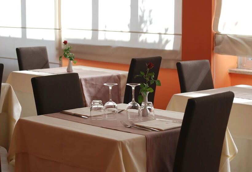 Отель Cavalieri Del Tau