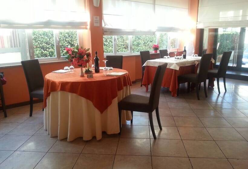 Отель Cavalieri Del Tau