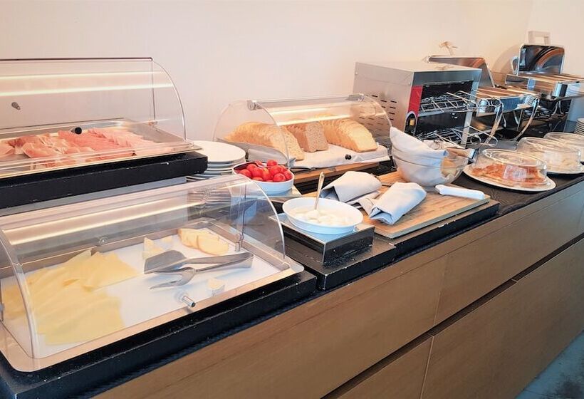 Отель Cosmopolitan