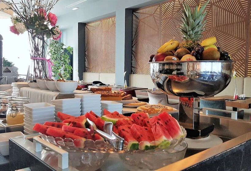 Отель Cosmopolitan