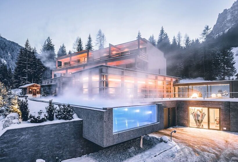 בית מלון כפרי Cristallo  Wellness Mountain Living