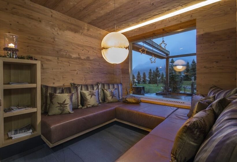 בית מלון כפרי Cristallo  Wellness Mountain Living