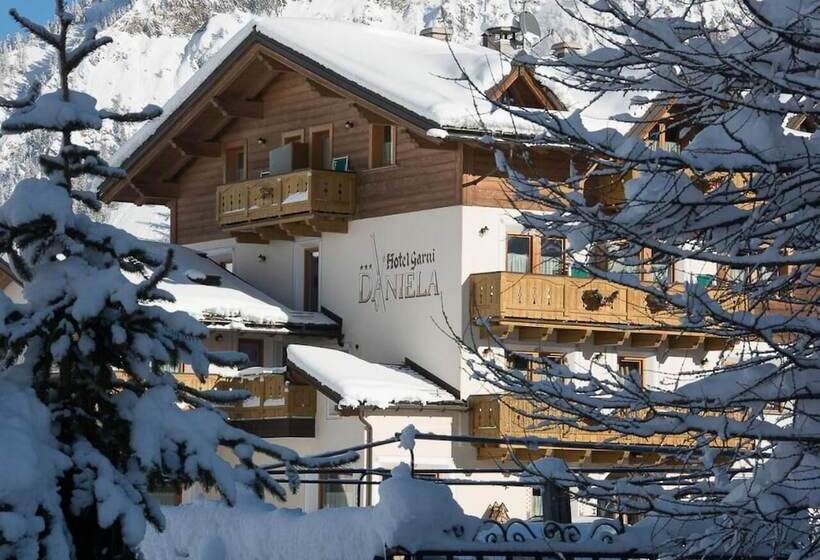 هتل Daniela