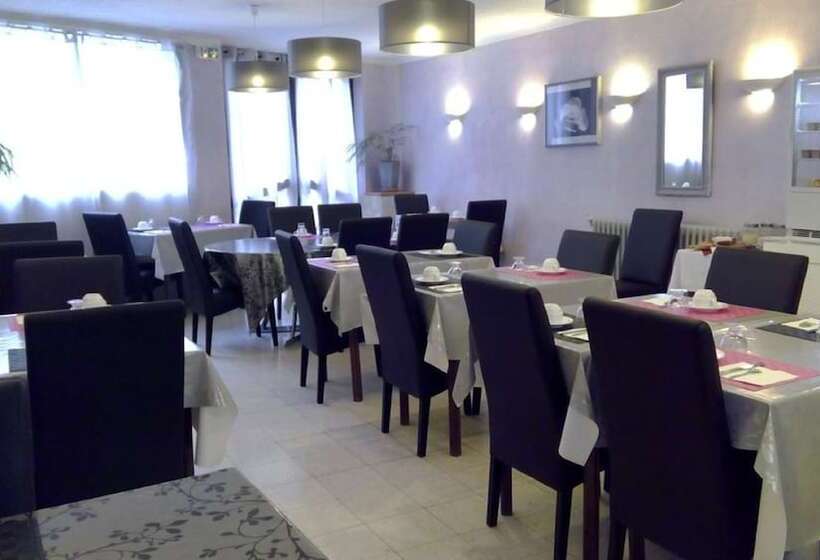 ホテル De La Bastide