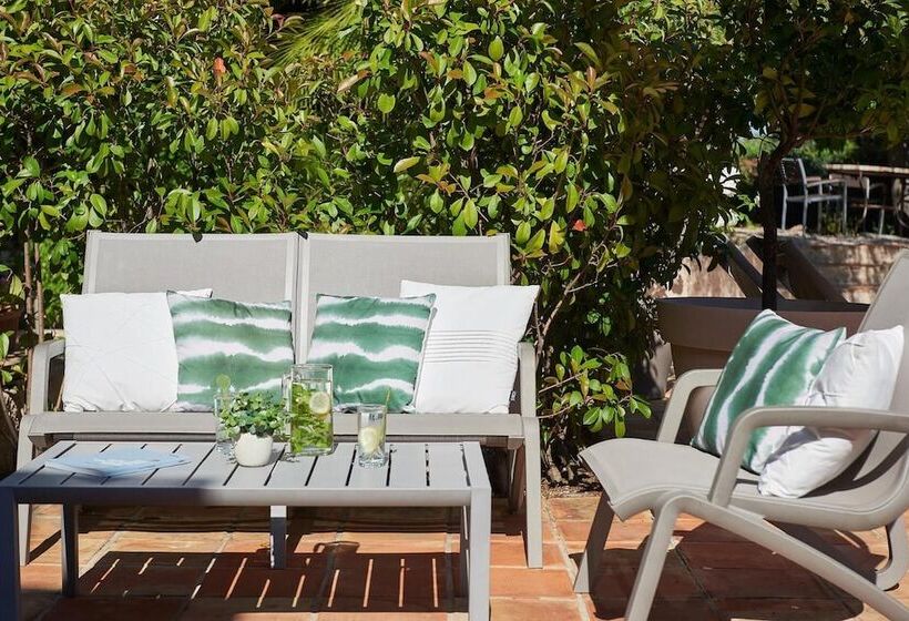 Отель Domaine Du Calidianus