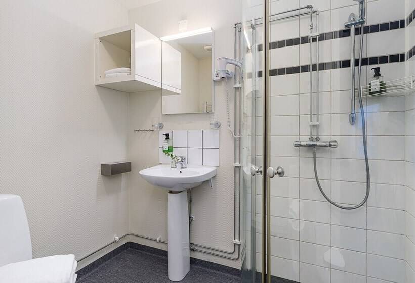 בית מלון כפרי Fagersta Wardshuset C. Dickens