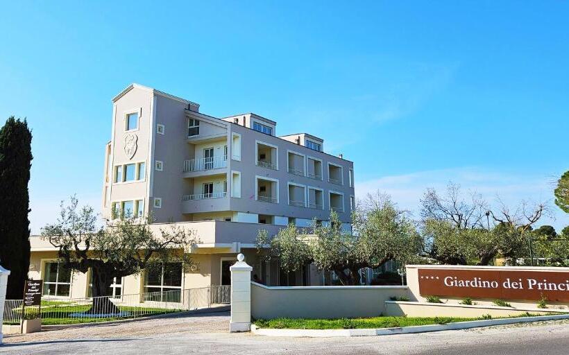 Отель Giardino Dei Principi D Abruzzo