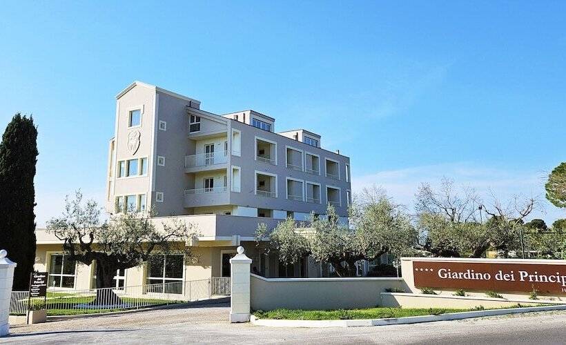 Отель Giardino Dei Principi D Abruzzo