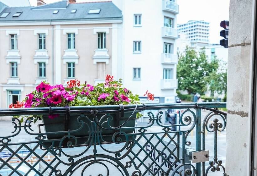 호텔 Hôtel De La T.a