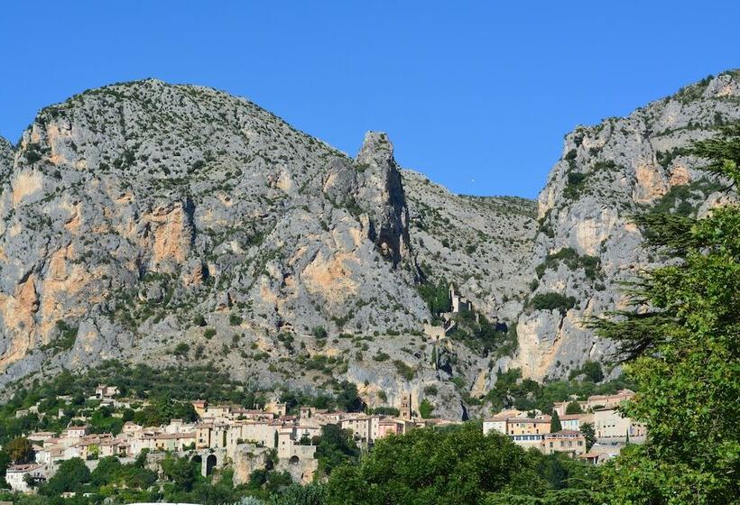 ホテル Hôtel Le Colombier