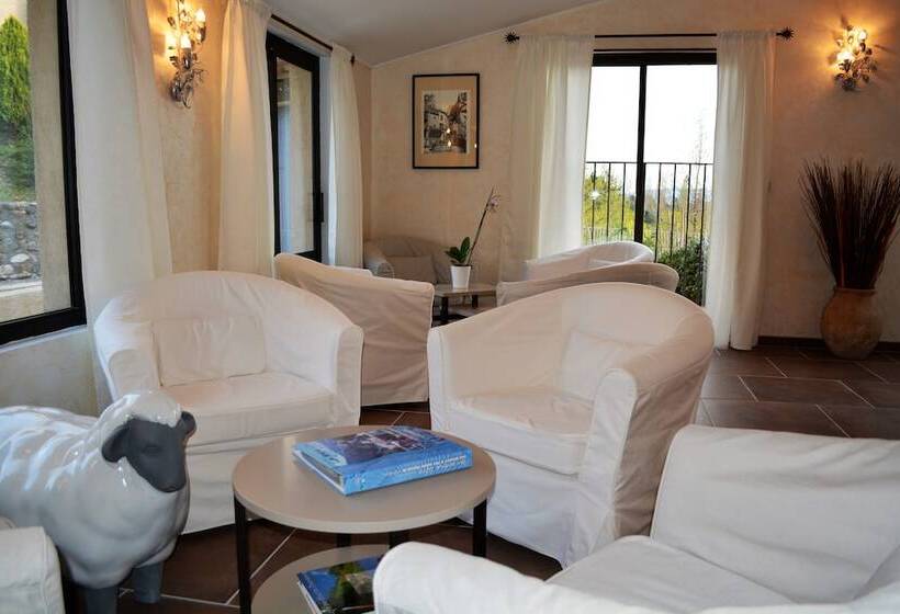 ホテル Hôtel Le Colombier