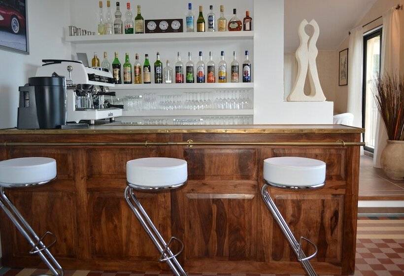 ホテル Hôtel Le Colombier