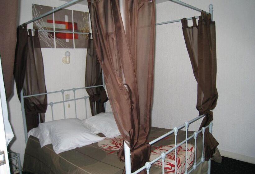 בית מלון כפרי Hôtel Les Tennis Men