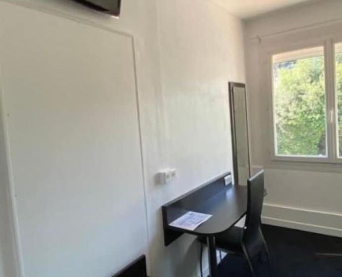 ホテル Hôtel Les Tennis Men