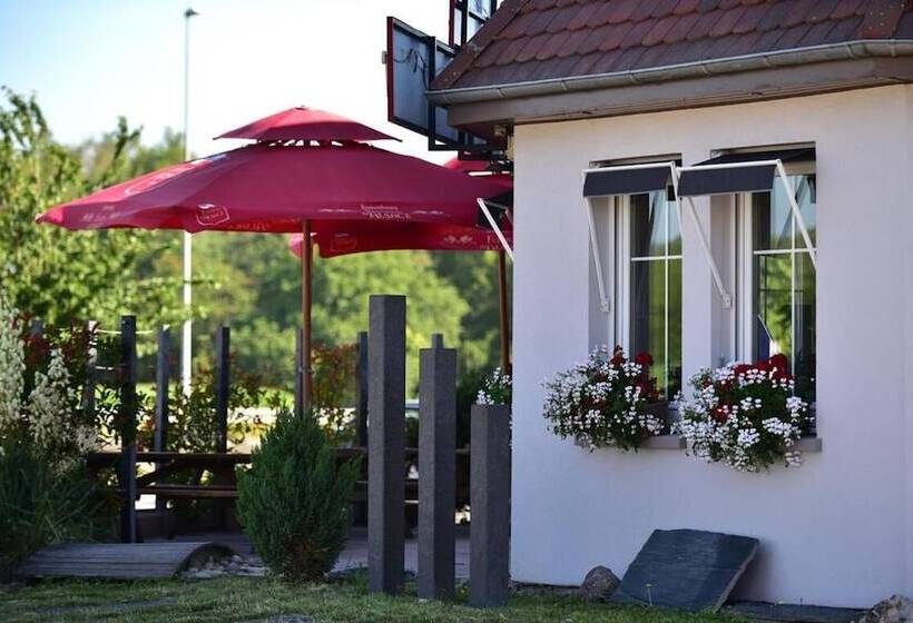 호텔 Hôtel Restaurant Au Lion D Or