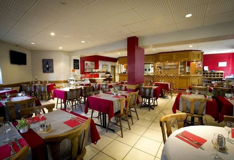 ホテル Hôtel Restaurant Au Lion D Or