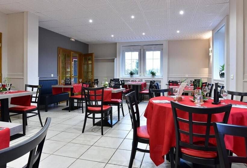 ホテル Hôtel Restaurant Au Lion D Or