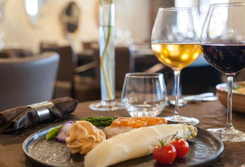 בית מלון כפרי Hôtel Restaurant Chambre Insolite Spa   Le Xii De Luynes