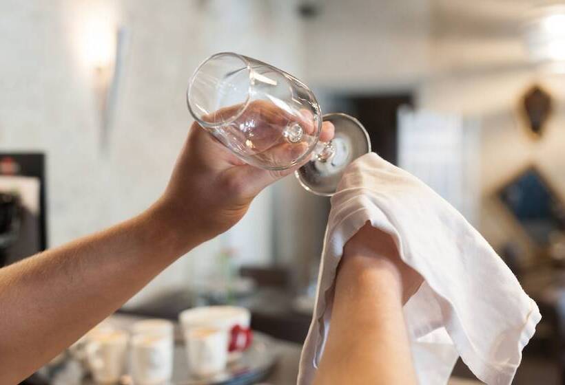 בית מלון כפרי Hôtel Restaurant Chambre Insolite Spa   Le Xii De Luynes